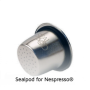 Nerezová znovu plnitelná kapsle&nbsp;Sealpod&nbsp;kompatibilní s Nespresso ®&nbsp;kávovary, pro přípravu čerstvé kávy dle vlastního výběru za zlomkové náklady. Včetně samolepek!