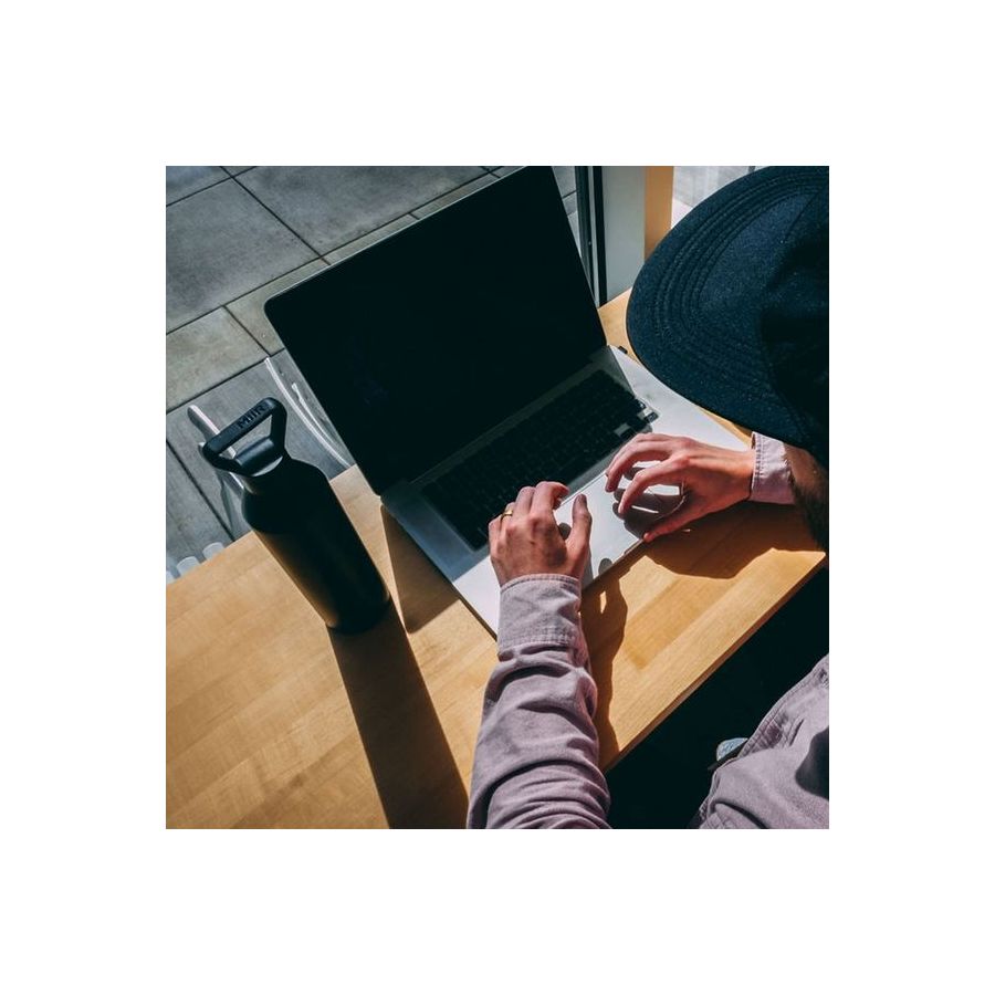 Termoláhev MiiR Narrow Mouth Bottle 680ml - černá