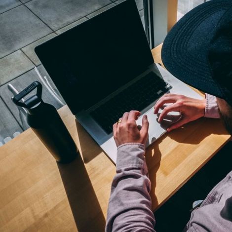 MiiR Narrow Mouth Bottle 680ml - black