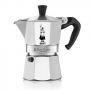 Legendárna moka konvice Bialetti Moka Express od italské firmy Bialetti pro tradiční přípravu silnější kávy. Vhodná pro 2 šálky, tj. cca 90ml.