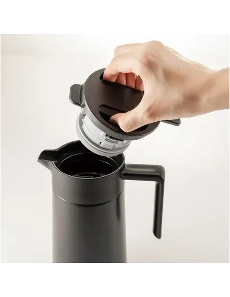 Dzbanek termiczny Hario 600 ml z ceramiczną powierzchnią - CZARNY