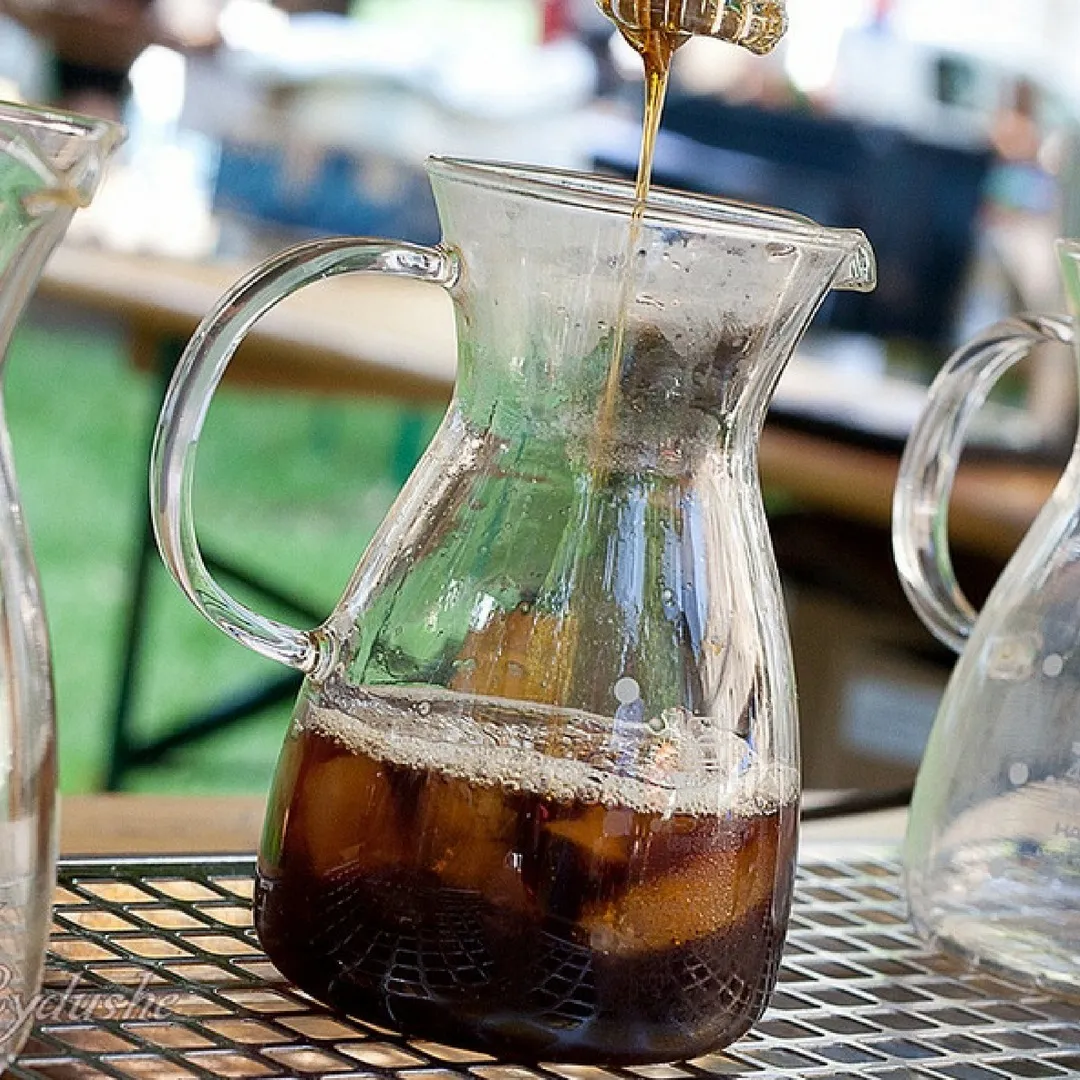 Ice drip coffee (iced pour over)