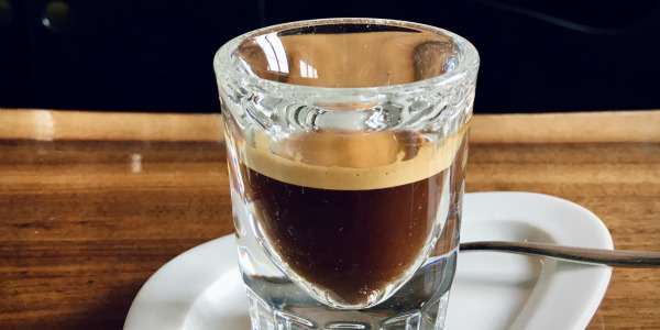 Káva, kofein a efektivita práce